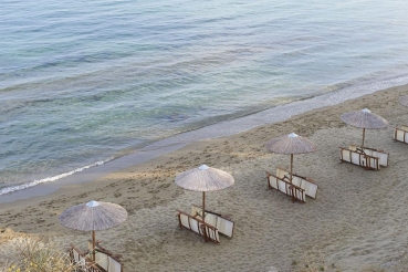 Strand Megali Amos, bei Skiathos Stadt, Insel Skiathgos, noerdliche Sporaden, Griechenland